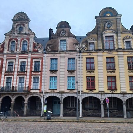 Au Coeur De La Grand Place Arras Exteriör bild